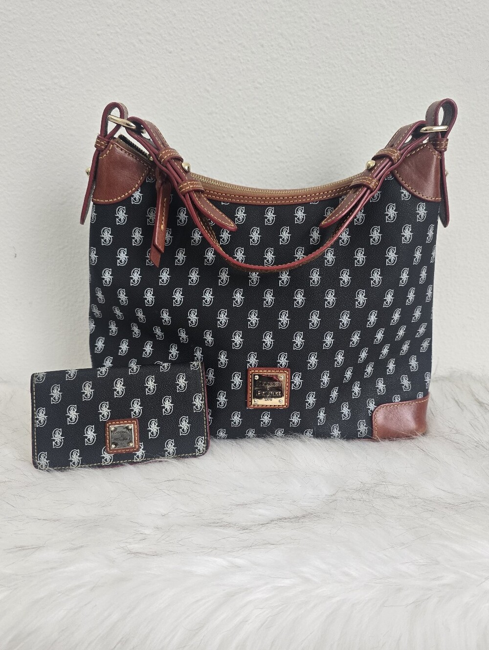 Dooney & Bourke Seattle Mariners Hobo Purse Matching Card Holder Set